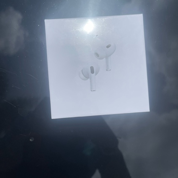 Apple White Earbud Headphones